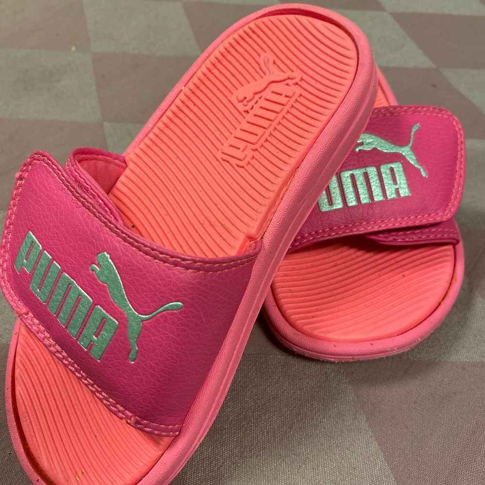 Kids Puma slides